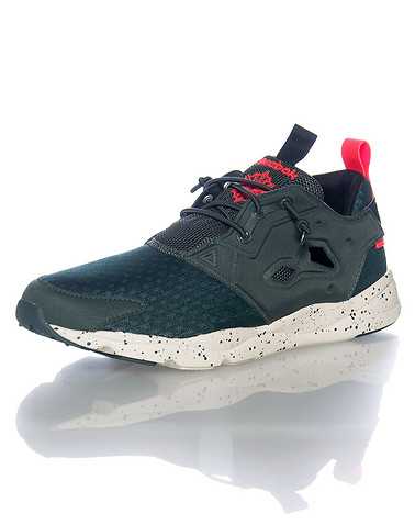 REEBOK MENS Green Footwear / Sneakers 11