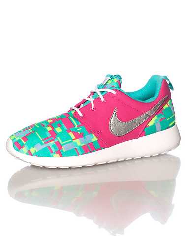 NIKE GIRLS Multi-Color Footwear / Running 4Y