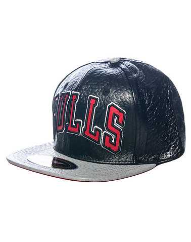 PRO STANDARD MENS Black Accessories / Caps Snapback One Size