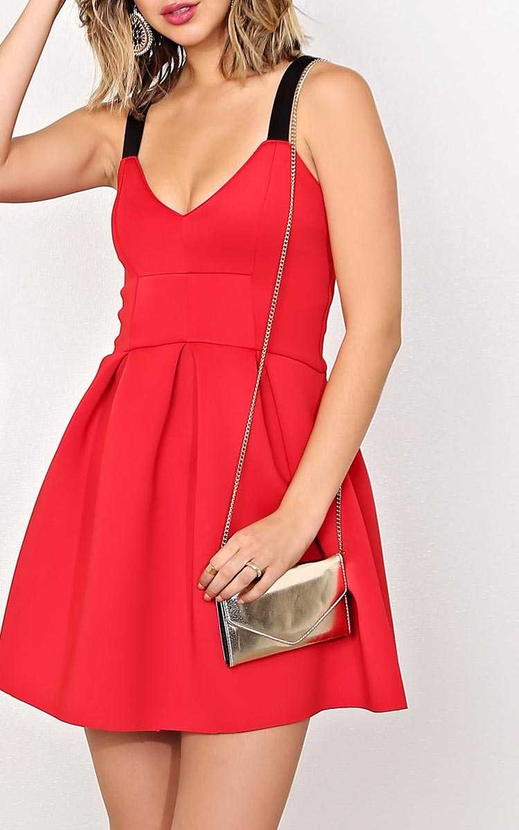 Tech Friendly Metallic Chain Clutch - N/S - Gold by Styles For Less