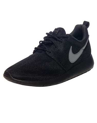 NIKE BOYS Black Footwear / Sneakers 4.5Y