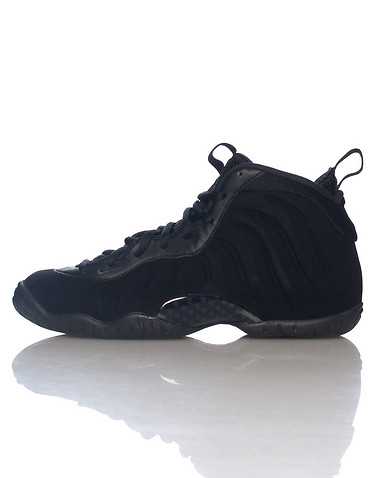 NIKE BOYS Black Footwear / Sneakers 6.5Y