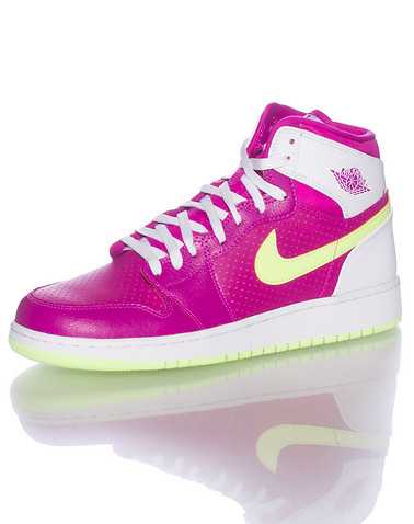 JORDAN GIRLS Medium Purple Footwear / Basketball