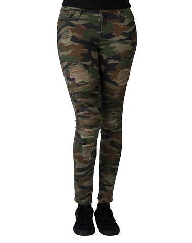 ESSENTIALS WOMENS Green Clothing / Bottoms