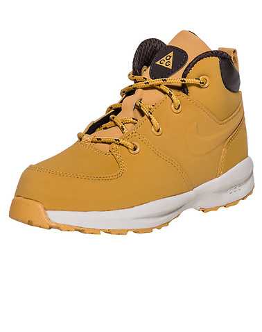 NIKE BOYS Beige-Khaki Footwear / Boots 4C