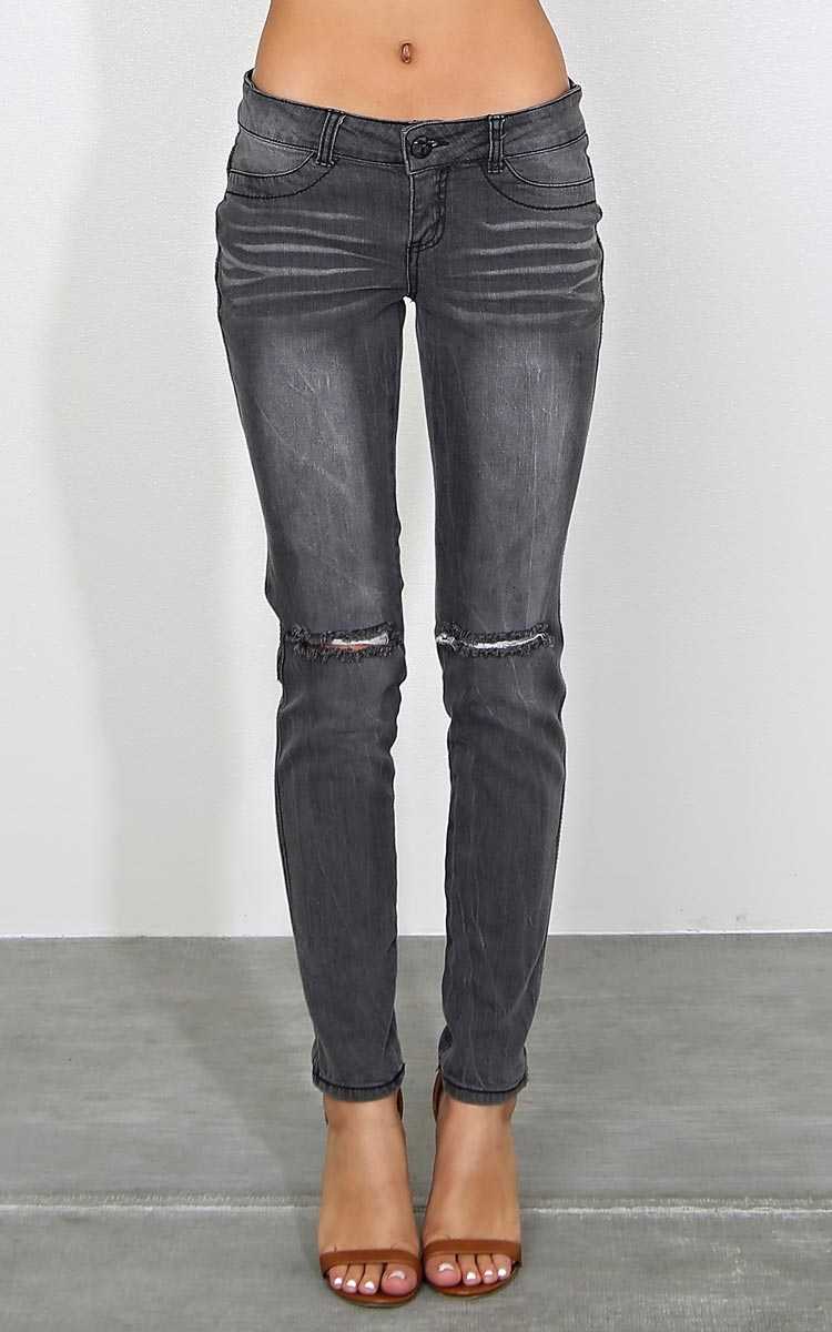 Jessie Ripped Knee Skinny Jeans - Grey Destroyed in Size 0 by Styles For Less