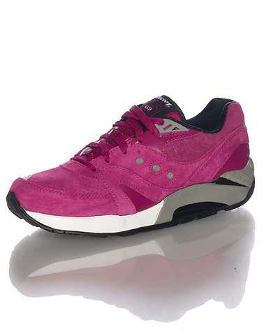 SAUCONY MENS Dark Pink Footwear / Sneakers