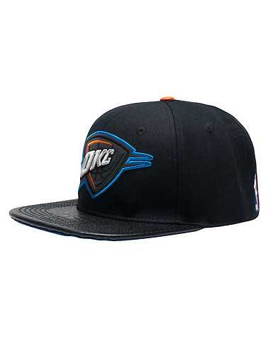 PRO STANDARD MENS Black Accessories / Caps Snapback OSFM