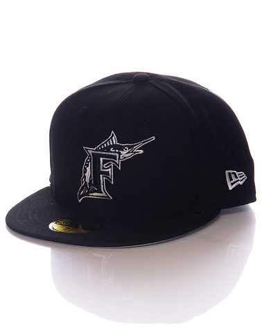 NEW ERA MENS Black Accessories / Caps Fitted 758