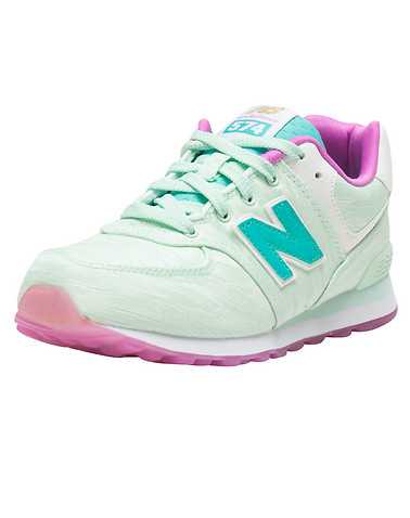 NEW BALANCE GIRLS Medium Green Footwear / Sneakers