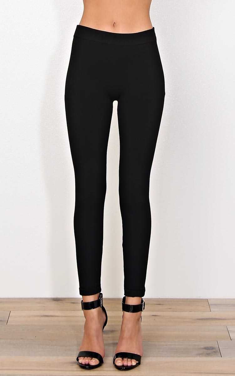 Black Seamless Knit Leggings - Black in Size S/M by Styles For Less
