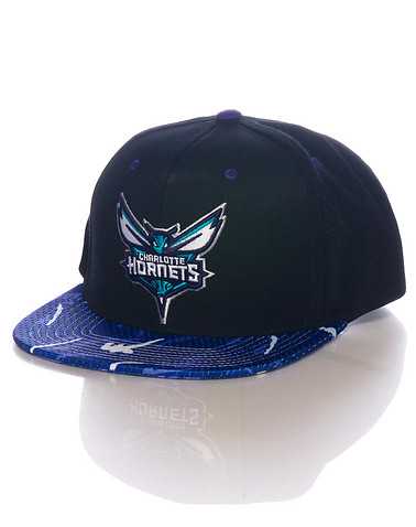 MITCHELL AND NESS MENS Black Accessories / Caps Snapback One Size