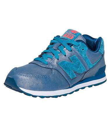 NEW BALANCE BOYS Blue Footwear / Sneakers 4.5Y
