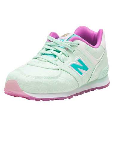 NEW BALANCE GIRLS Medium Green Footwear / Sneakers