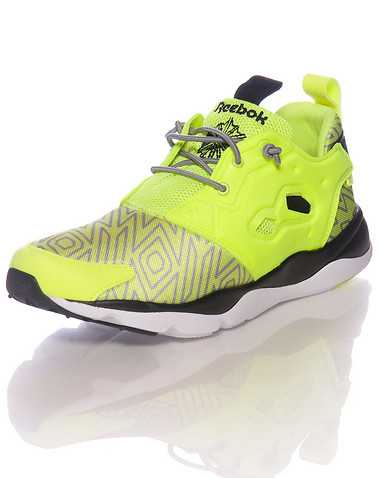 REEBOK BOYS Yellow Footwear / Sneakers 6
