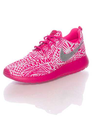 NIKE GIRLS Pink Footwear / Sneakers 7Y
