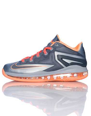 NIKE BOYS Grey Footwear / Sneakers 4.5Y