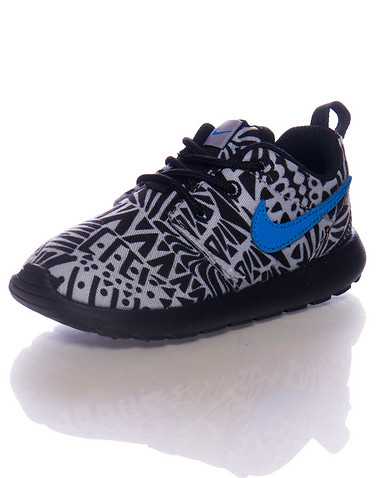 NIKE BOYS Multi-Color Footwear / Sneakers 12C