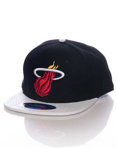 PRO STANDARD MENS Black Accessories / Caps Snapback One Size