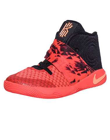 NIKE BOYS Medium Red Footwear / Sneakers