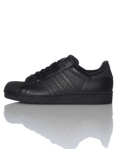 adidas BOYS Black Footwear / Sneakers 5.5Y