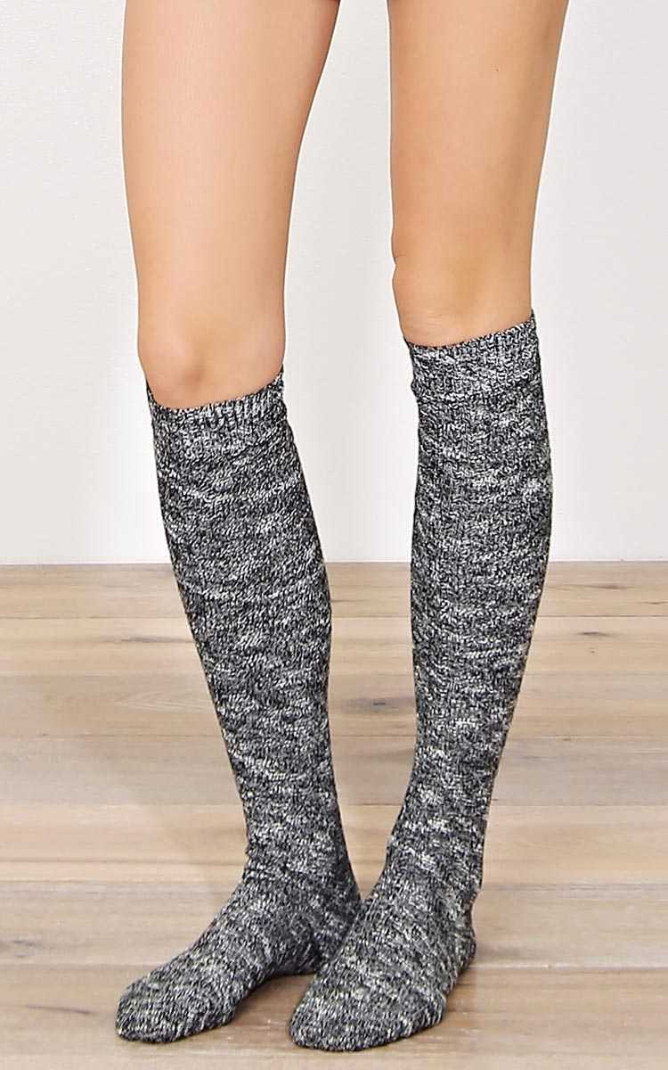 Dani Diamond Pattern Socks - Burgundy by Styles For Less