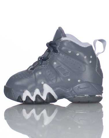NIKE BOYS Dark Grey Footwear / Sneakers
